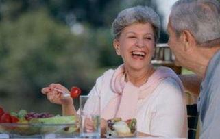 老年人吃瓜,老年人健康饮食新风尚